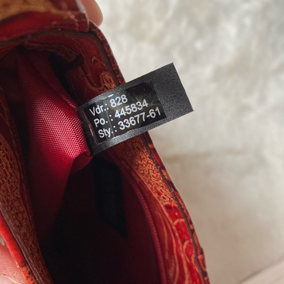 Like New Beautiful Vintage Wilson’s rare embossed Italian Leather 4 pc set. - Picture 13 of 14